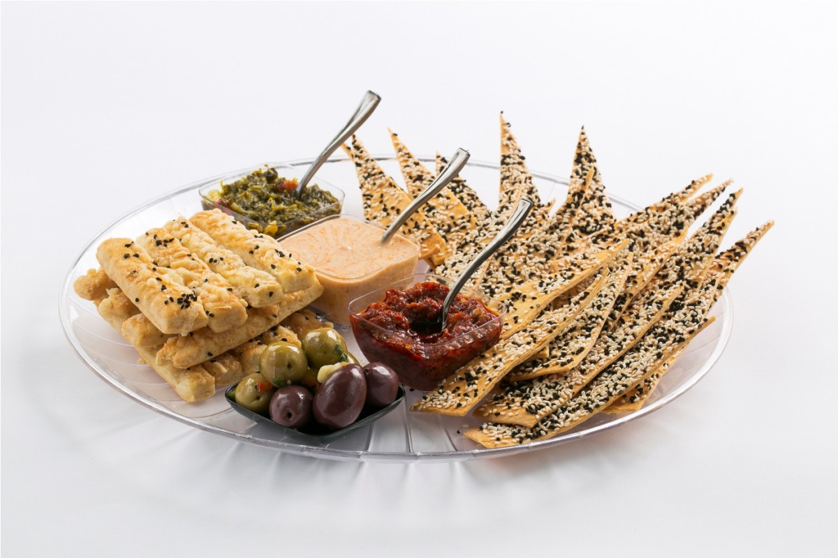 tortiya and chees sticks with 3 kinds of dips and olives
